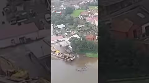 العاصفة "كريستين" تغمر مناطق واسعة وتُخلّف قتلى في نهر فوغا