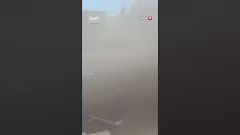 سقوط وانفجار شظية صاروخ إيراني: مشاهد لحظة الارتطام