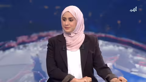 اشتعال سفينة قرب عدن ومتابعة رئاسية للبحر الأحمر