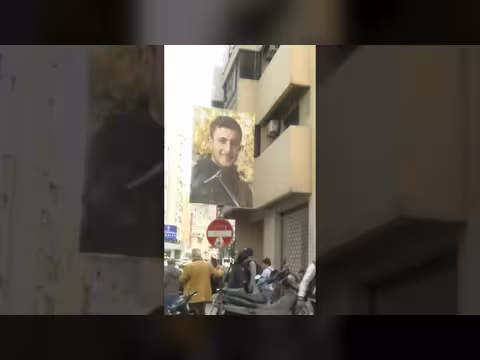 مراسلة العربية ترصد استهداف مبنى بغارة إسرائيلية في زقاق البلاط ببيروت