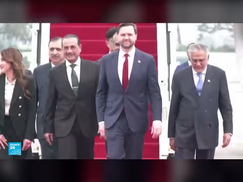 إيران تبحث المشاركة في محادثات وقف الحرب مع أمريكا