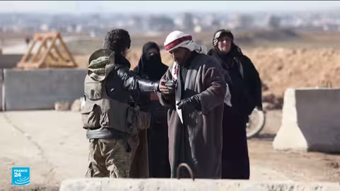 قوات سوريا الديموقراطية تنسحب من مخيم الهول