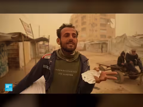 عاصفة رملية تزداد معاناة سكان غزة