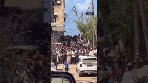 فلسطينيون يؤدون صلاة الجمعة الأولى بعد وقف إطلاق النار