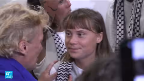 غريتا تونبري تتهم إسرائيل بـالإبادة الجماعية بعد ترحيلها من أسطول الصمود