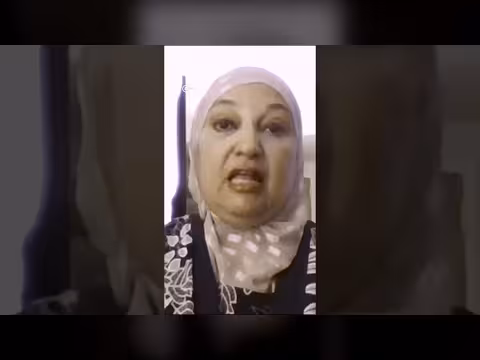 صورة جدلية لترامب وخلاف مع البابا