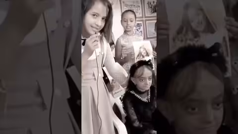 ماريا قحطان _ مع صديقتي الأغلى آمنه من حضرموت