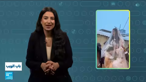 تفاعل طريف بين الحكام والجمهور الجزائري في المغرب