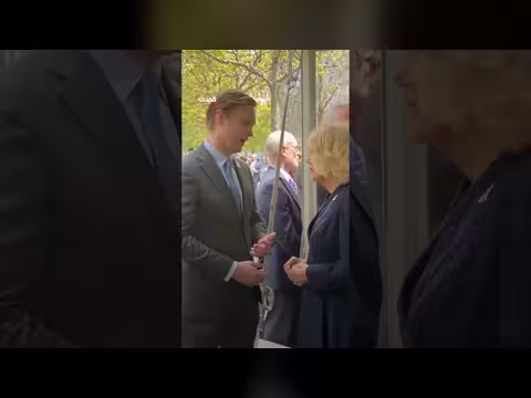 باقة زهور على نصب ضحايا 11 سبتمبر