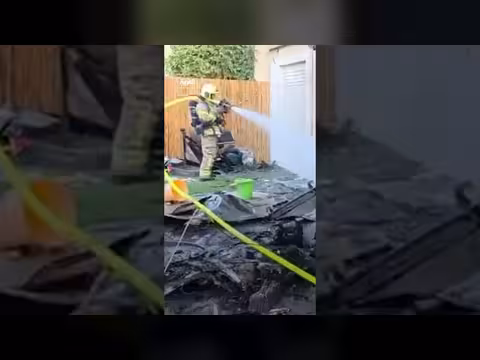 إسرائيل: مشاهد لسقوط شظايا صواريخ واشتعال النيران في مناطق مختلفة