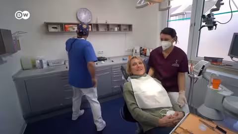 ريبورتاج | اليونان: عيادة أسنان للاجئين | وثائقية دي دبليو