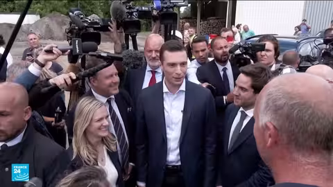 استقالة رئيس الوزراء الفرنسي لوكورنو تُعمّق الأزمة السياسية