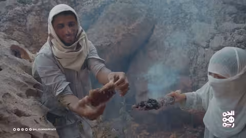 استخراج العسل البري من كهوف سقطرى مع سمية جمال بلقيس