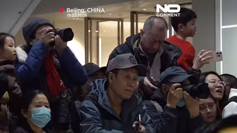 روبوتات شبيهة بالبشر تؤدي رقصات في احتفالات رأس السنة القمرية ببكين