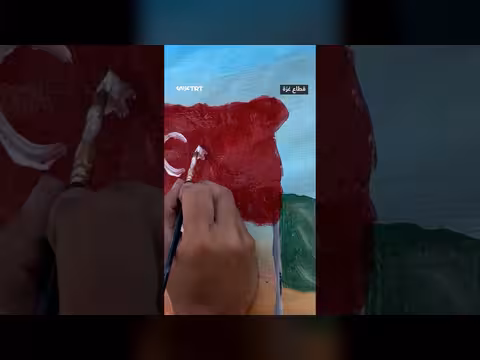 جدارية على بحر غزة تدعم أسطول الصمود