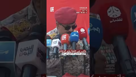 وزير الدفاع يزور تعز ويتفقد الوحدات العسكرية