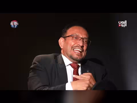 الشرعية تدفع الضرائب للحوثي