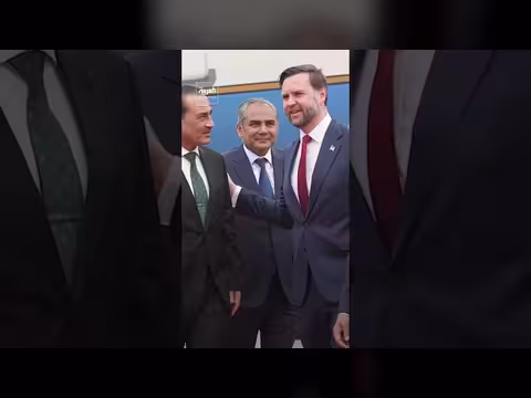 ظهور قائد الجيش الباكستاني يثير التساؤلات