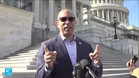 إغلاق الحكومة الأمريكية: ترامب يحذر من تسريح الموظفين وإلغاء المشاريع