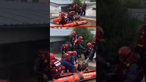 إنقاذ نزلاء دار رعاية المسنين من فيضانات الصين