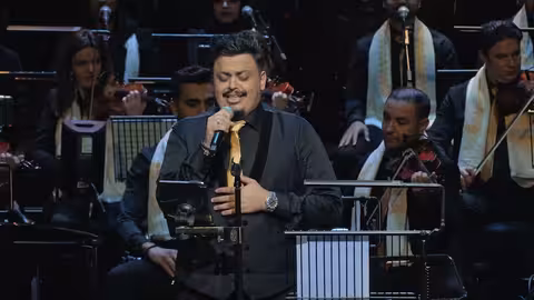 الا لا تودعني | كلمات سلطان العويس| توزيع محمد القحوم - نغم في اوبرا دبي | اداء بدر المليحي