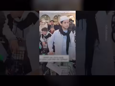 توزيع دراجات هوائية على أطفال حمص لتشجيعهم على صلاة الفجر