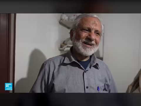 لاجئون فلسطينيون يستضيفون نازحين لبنانيين