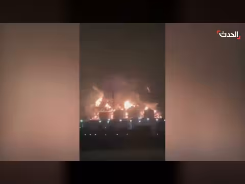 استمرار اشتعال الحرائق في ميناء صلالة العماني