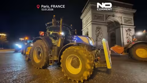 مزارعو فرنسا احتجاجا على اتفاق تجاري