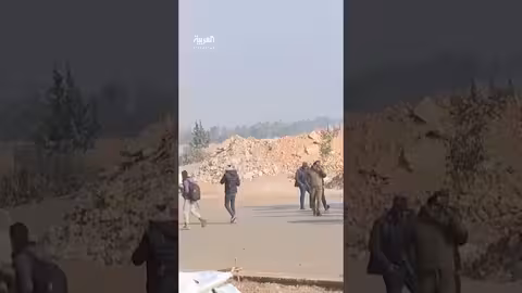 وصول حافلات لنقل مسلحي قسد من حلب