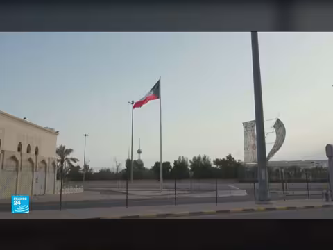 تصاعد الهجمات الإيرانية على دول الخليج في اليوم الثاني عشر