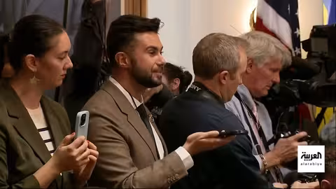 زيلينسكي يناقش وقف إطلاق النار في أوكرانيا مع ترامب وبوتين