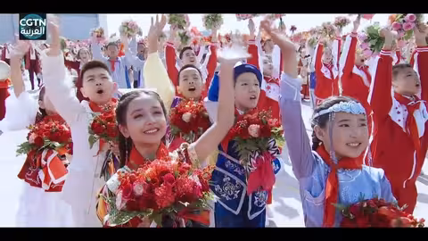 شي جين بينغ يزور شينجيانغ بمناسبة الذكرى السبعين لتأسيسها