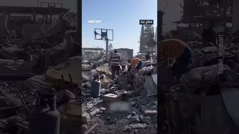 آثار الدمار في مدرسة أبو حلو التي تؤوي نازحين بغزة