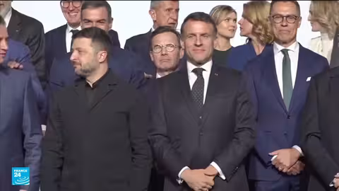 زيلينسكي يؤكد: أوكرانيا لا تخسر الحرب وتستعيد الأراضي