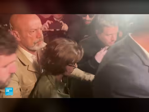 فوز الاشتراكي إيمانويل غريغوار برئاسة بلدية باريس