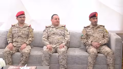 طارق صالح ورئيس هيئة الأركان يستعرضان جاهزية القوات المسلحة