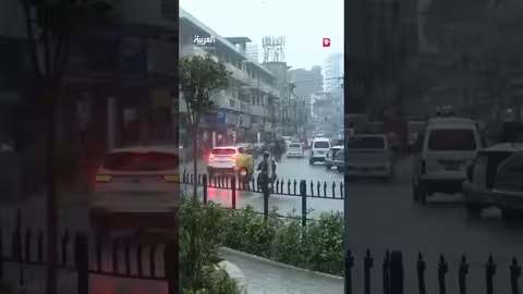 كراتشي: فيضانات في الشوارع بسبب الأمطار الغزيرة