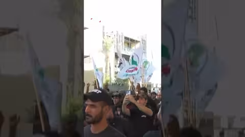 مظاهرات في بغداد لدعم إيران وحرق علم إسرائيل