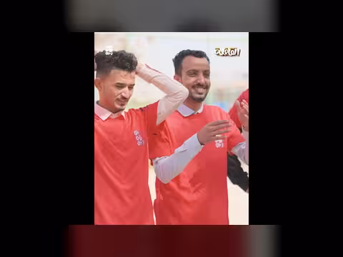 كلية الآداب تعز: طالب يتقن تكتيك الانسحاب!