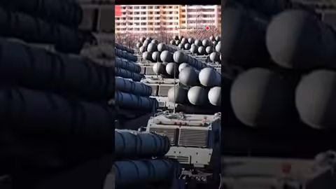 كيم جونغ أون يشرف على تجربة راجمة صواريخ جديدة في كوريا الشمالية