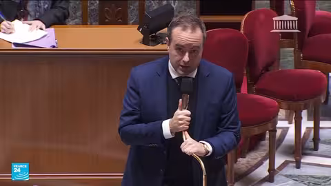 فرنسا تقر ميزانية 2026 بعد فشل اقتراحات حجب الثقة