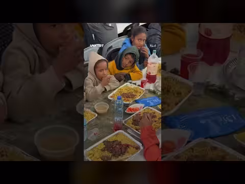 وقف الديانة التركي يقيم إفطاراً جماعياً في غزة للأيتام وأسر الشهداء