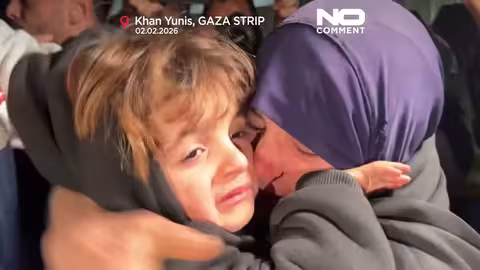 لقاءات مؤثرة في رفح مع عبور فلسطينيين الحدود