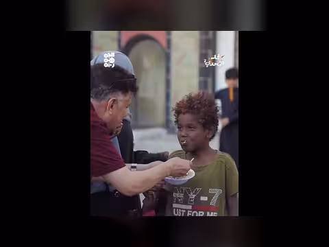 طفل يقطع الكادر. . والفنان خالد الجبري يقرر معاقبته في تحدي