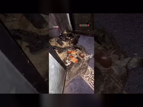 مستوطنون يحرقون مرافق مسجد أبو بكر الصديق ويكتبون شعارات عنصرية جنوب نابلس