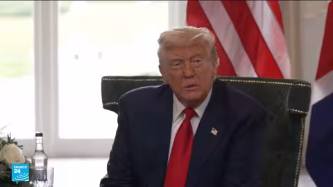 تهديدات أمريكية برسوم جمركية على روسيا بسبب الحرب في أوكرانيا