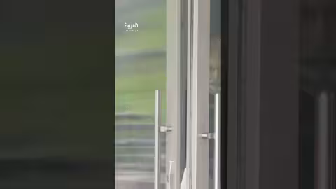 تسريح موظفي وزارة الخارجية الأمريكية يحملون أمتعتهم