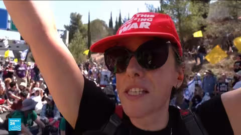 احتجاجات واسعة في تل أبيب تطالب بوقف الحرب وإطلاق الرهائن