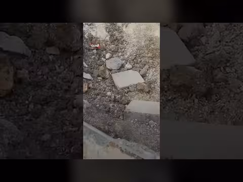 شظايا تسقط في مناطق إسرائيلية مع استمرار عمل الدفاعات الجوية